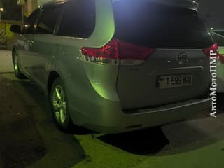 Toyota Sienna, 2012, бензин-газ (метан), автомат. Тирасполь
