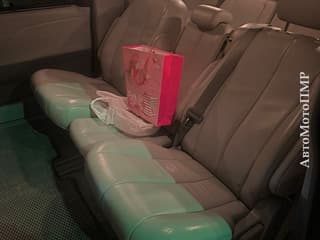 Toyota Sienna, 2012, бензин-газ (метан), автомат. Тирасполь