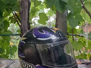Продам отличный шлем Находится в Бендерах. Мототехника, мотоэкипировка и запчасти для мото в ПМР и Молдове<span class="ans-count-title"> (900)</span>