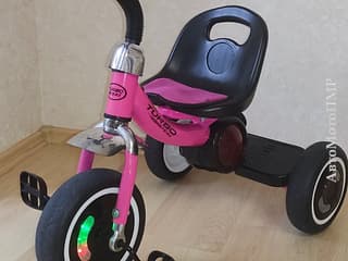 Немецкий детский велосипед амортизация спереди и сзади скоростной. Продам трёхколёсный велосипед в отличном состоянии, возраст от 2 до 4