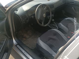 Selling Volkswagen Golf, 2002 made in, petrol, mechanics. PMR car market, Tiraspol. 