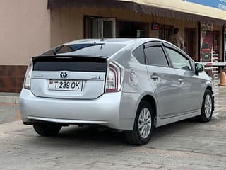 Selling Toyota Prius, 2013 made in, plugin hybrid, machine. PMR car market, Tiraspol. 