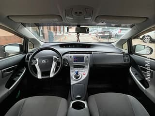 Продам Toyota Prius, 2013 г.в., плагин-гибрид, автомат. Авторынок ПМР, Тирасполь. АвтоМотоПМР.