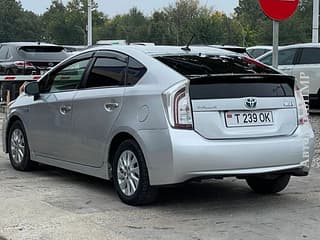 Selling Toyota Prius, 2013 made in, plugin hybrid, machine. PMR car market, Tiraspol. 