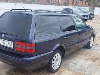 Selling Volkswagen Passat, 1996 made in, gasoline-gas (methane), mechanics. PMR car market, Tiraspol. 