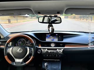 Лексус гибрид в хорошей комплектации пишите 77751188 ватс телегр