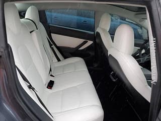 Тесла модел 3 максимальная комплектация на обмен пишите