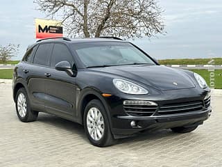 Selling Porsche Cayenne, 2013 made in, diesel, machine. PMR car market, Tiraspol. 