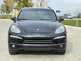 Selling Porsche Cayenne, 2013 made in, diesel, machine. PMR car market, Tiraspol. 