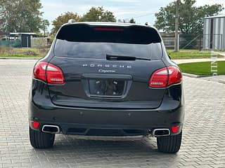 Selling Porsche Cayenne, 2013 made in, diesel, machine. PMR car market, Tiraspol. 