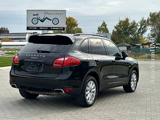 Selling Porsche Cayenne, 2013 made in, diesel, machine. PMR car market, Tiraspol. 