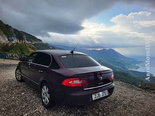 Нейтральные номера на автомате можно на обмен 77751188 пишите