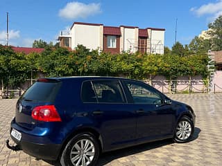 Selling Volkswagen Golf, 2006 made in, diesel, machine. PMR car market, Tiraspol. 