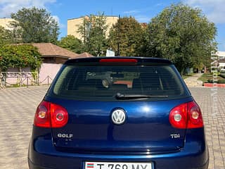 Selling Volkswagen Golf, 2006 made in, diesel, machine. PMR car market, Tiraspol. 