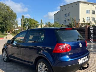 Selling Volkswagen Golf, 2006 made in, diesel, machine. PMR car market, Tiraspol. 