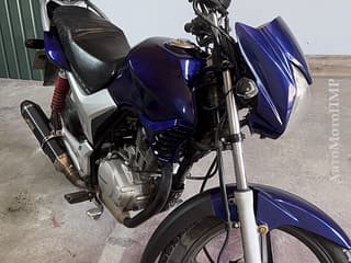 Продам мотоцикл Honda 125кубов  Едет очень бодро для своего объема. Срочно!Срочно!Срочно Продам мопед Марка :Yamaha Объем :80 кубов 2х местный