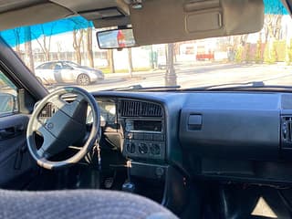 Selling Volkswagen Passat, 1990 made in, gasoline-gas (methane), mechanics. PMR car market, Tiraspol. 