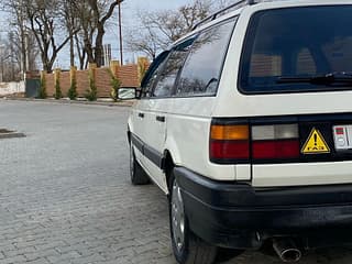 Selling Volkswagen Passat, 1990 made in, gasoline-gas (methane), mechanics. PMR car market, Tiraspol. 