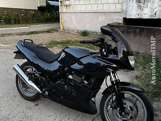 Продам мотоцикл Kawasaki в нормальном состоянии бодро ездит 500 кубов. Продам 2 мотора есть ещё запчястеи