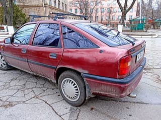 Продам Opel Vectra, 1995 г.в., бензин-газ (метан), механика. Авторынок ПМР, Тирасполь. АвтоМотоПМР.