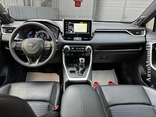 Selling Toyota Rav 4, 2019 made in, hybrid, machine. PMR car market, Chisinau. 