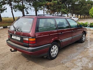 Selling Volkswagen Passat, 1994 made in, gasoline-gas (methane), mechanics. PMR car market, Tiraspol. 