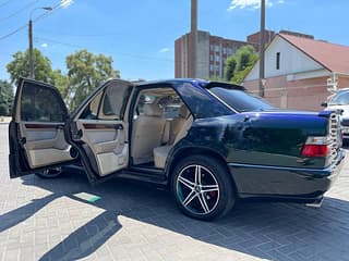 Selling Mercedes Series (W124), 1995 made in, diesel, machine. PMR car market, Tiraspol. 