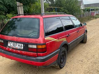 Selling Volkswagen Passat, 1990 made in, gasoline-gas (methane), mechanics. PMR car market, Tiraspol. 