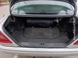 Мерседес газ метан можно на обмен пишите 77751188