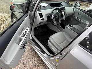 Экономичный приус в можно на обмен пишите 77751188