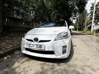 Selling Toyota Prius, 2011 made in, hybrid, variable speed drive. PMR car market, Tiraspol. 