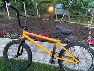 Продам bmx , состояние нового , цена отличная. Vânzare masini, motociclete, biciclete, anvelope si roti, piese auto