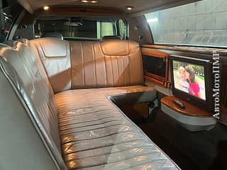 Продам Lincoln Town Car, 2001 г.в., бензин, автомат. Авторынок ПМР, Тирасполь. АвтоМотоПМР.