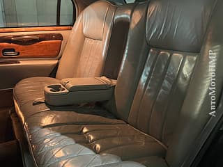 Продам Lincoln Town Car, 2001 г.в., бензин, автомат. Авторынок ПМР, Тирасполь. АвтоМотоПМР.