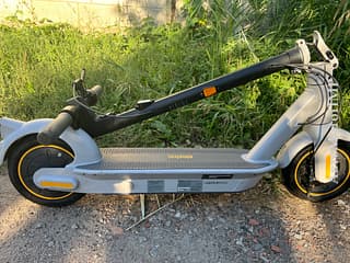 Продам Электросамокат Ninebot KickScooter G30LD MAX. Trotînete electrice