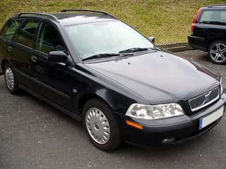 По запчастям продам Volvo V40, 1998 г.в., механика, есть все кроме морды, мотор 1.8