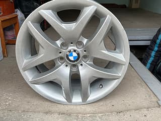 BMW 18-е модные разноширокие диски в отличном состоянии!