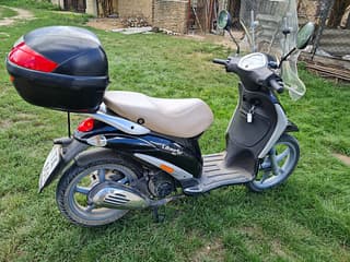 Maxiscooter in section mopeds and scooters in the Transnistria and Moldova<span class="ans-count-title"> 21</span>. PIADGGIO LIBERTY 150кубов 2008 года Сигнализация