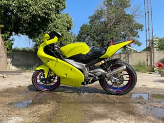 Aprilia rs125. 2004 года. Двухтактная - 40 л/с. Свежий техосмотр, страховка на год.. Продам мопед Хонда Леад