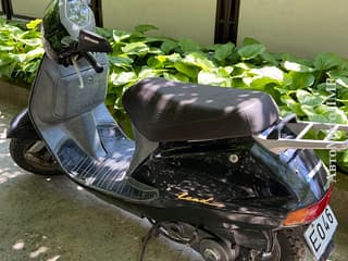 Продам мопед Хонда Lead.50 куб.двухместный. Поменяны все расходники.. Mopeds and scooters in the Moldova and Pridnestrovie