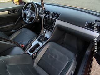 Vând Volkswagen Passat, 2013, benzină-gaz (metan), automata. Piata auto Pridnestrovie, Tiraspol. AutoMotoPMR.