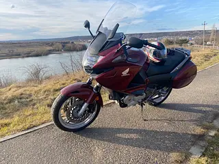 Продам мотоцикл Honda NT700v